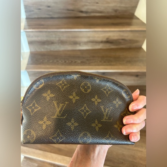 Louis Vuitton Monogram Cosmetic Pouch - Picture 5 of 13
